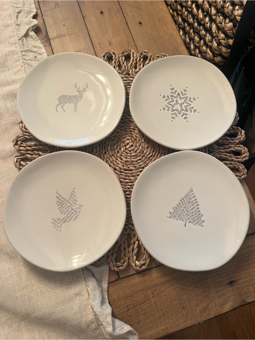 Hearth & Hand Magnolia small plates(4)